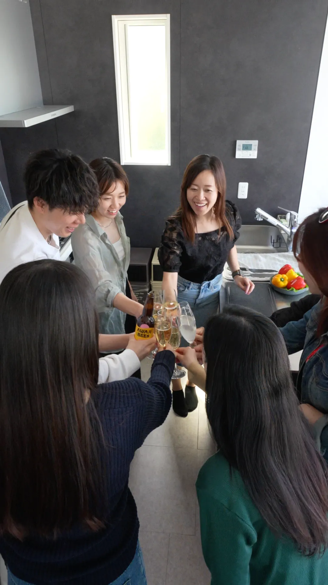 みんなで楽しく料理!ヴィランス淡路島で叶える広々キッチンの魅力