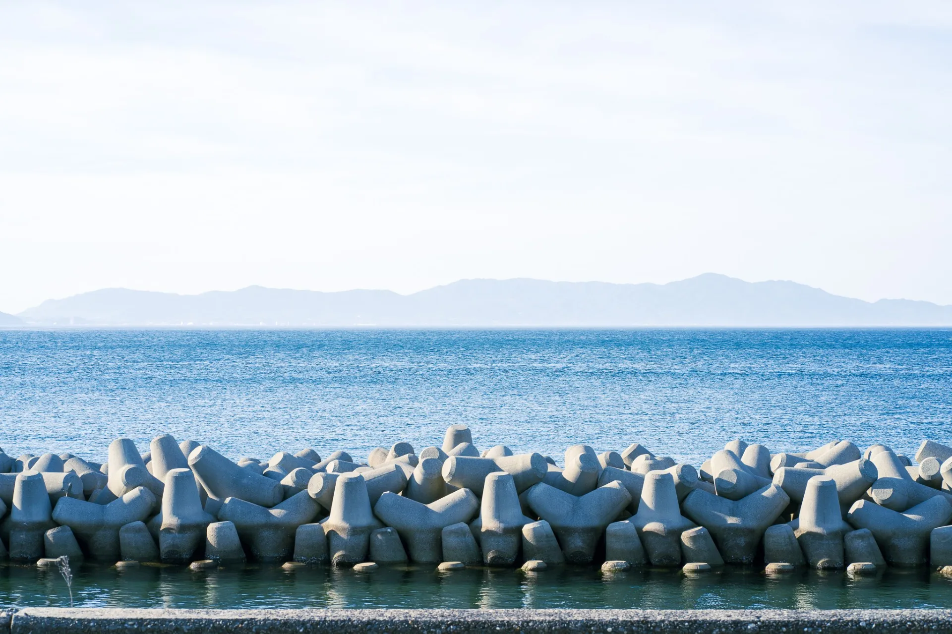 癒やしと安らぎの風景。ヴィランス淡路島から望む「由良の美しい海」の魅力