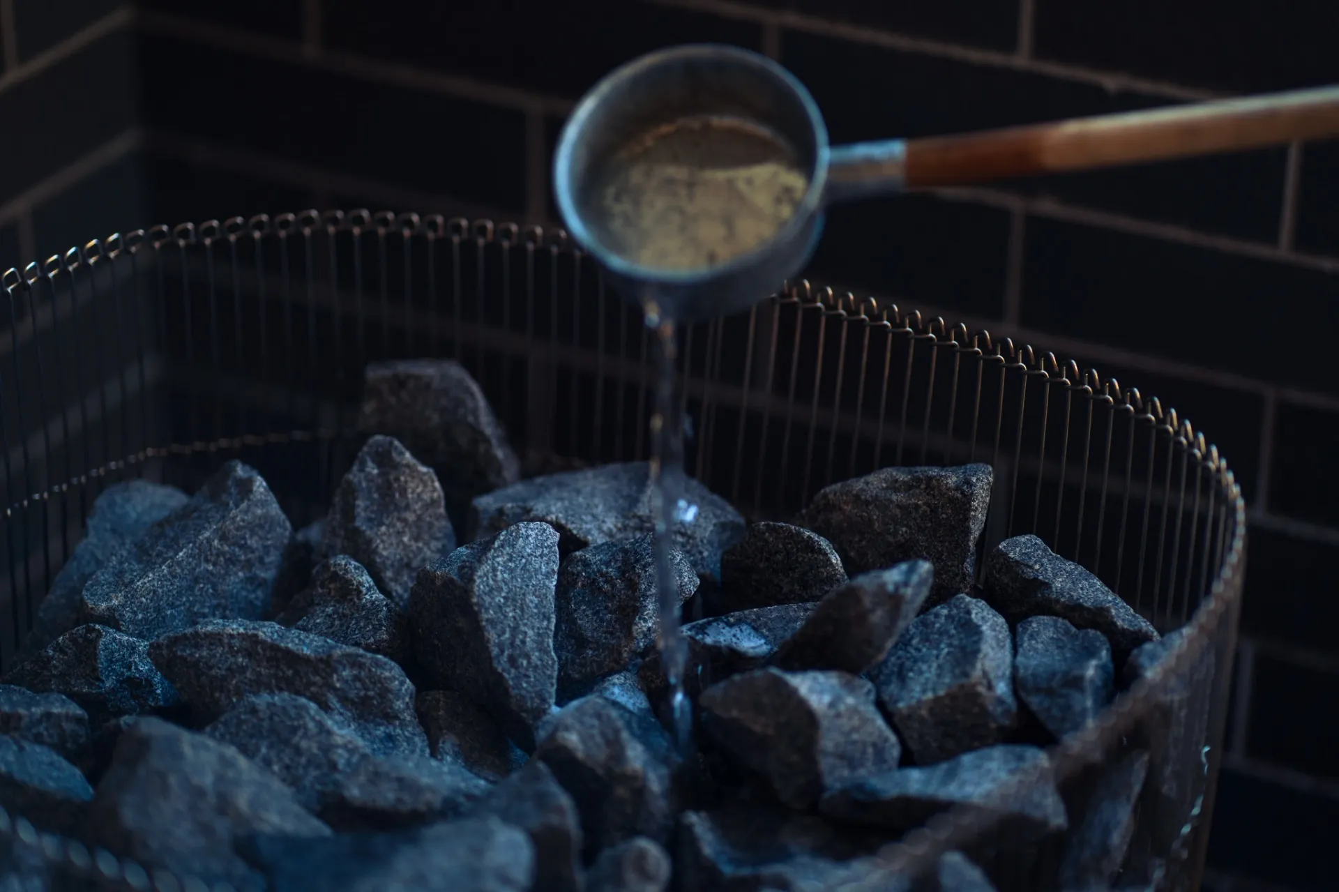 熱と香りをデザインする。ヴィランス淡路島で「セルフロウリュ」を心ゆくまで楽しむ